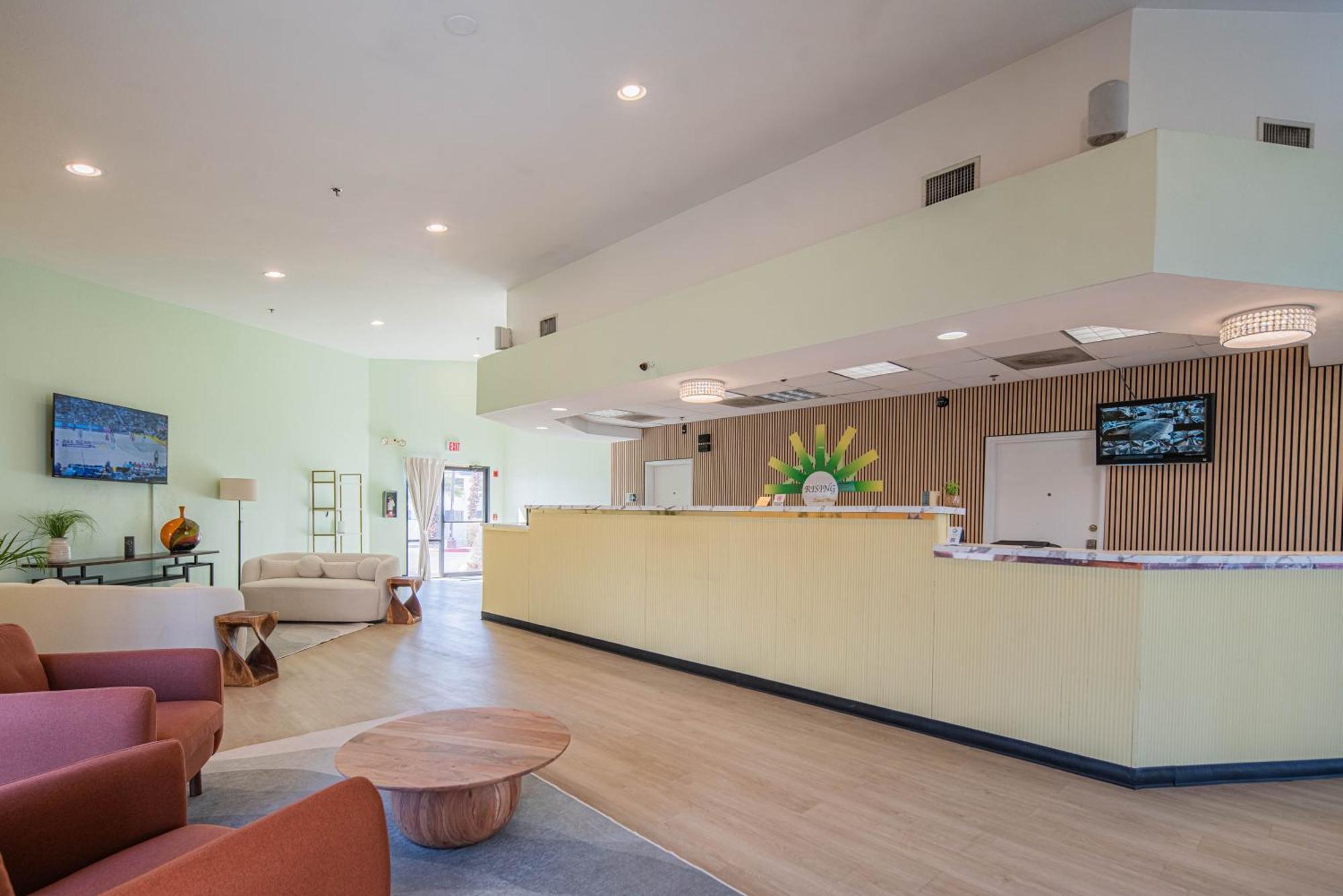 Hotel Rising Phoenix Extérieur photo